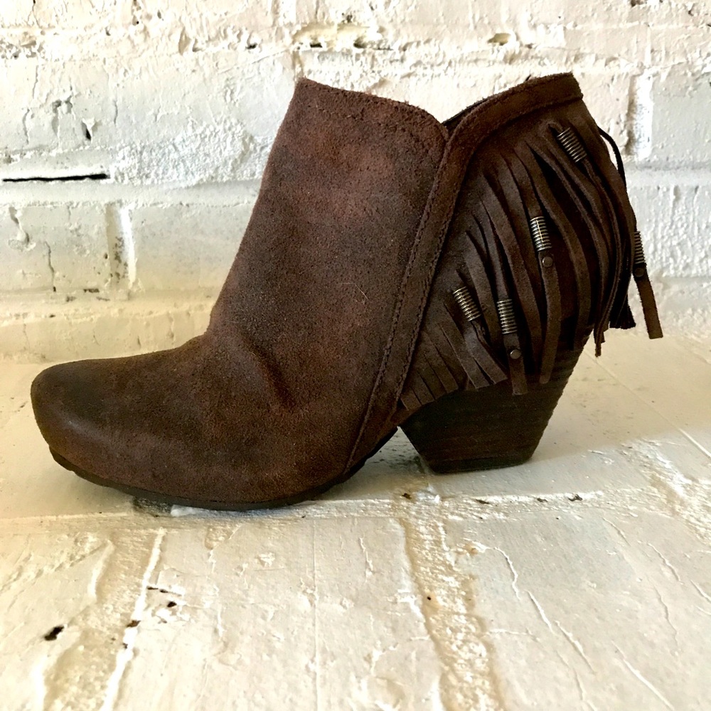 OTBT suede leather fringed booties size 6